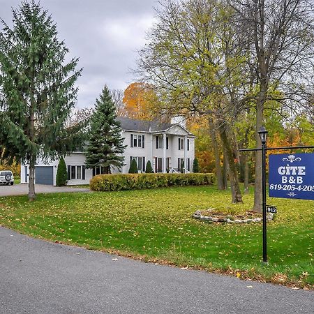 A La Villa Rivermead Gatineau Exterior photo