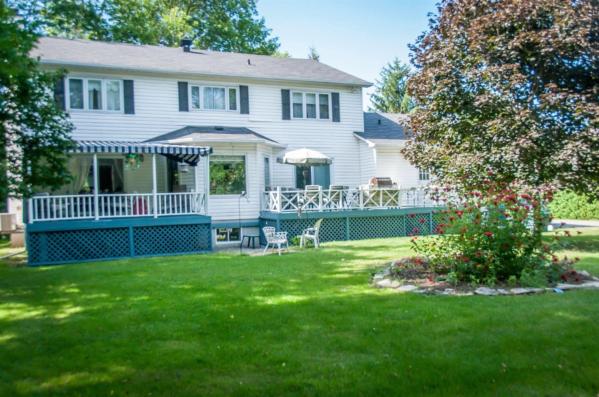 A La Villa Rivermead Gatineau Exterior photo